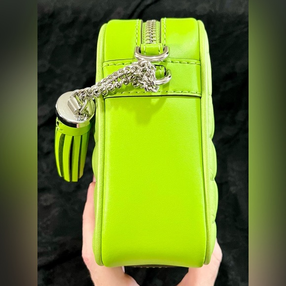 ✨Michael Kors✨ NWT MK Jet Set Medium Quilted Leather Camera Crossbody Bag Pear - Picture 10 of 17